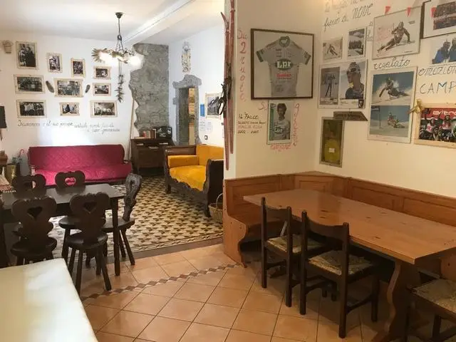 VALBONDIONE-AlbergoCascate9[1]