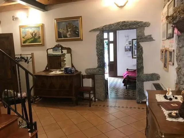VALBONDIONE-AlbergoCascate13[1]