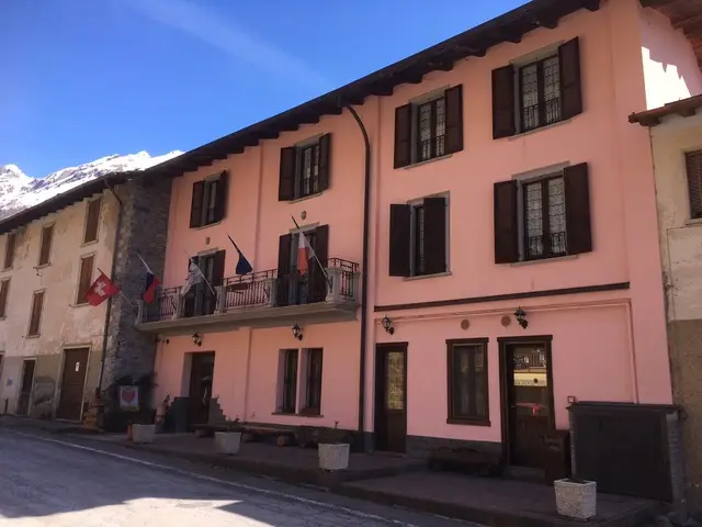 VALBONDIONE-AlbergoCascate7[1]